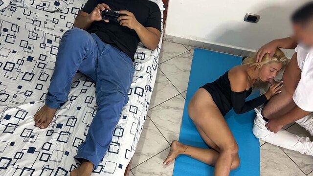 I Like the Masseur to Massage My Ass and Vagina in Front of My Cuckold Husband NTR Netorare