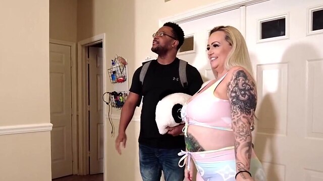 Sexy Blonde Mom Kendra Kox Seduces Young College BBC Finny Fiasco