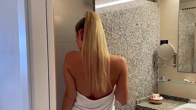 Passionate Sex After Shower in Hotel Room. Beautiful Big Ass