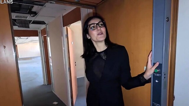 Real Estate Agent Cheats on Her Boyfriend, Gets Anal Fucked During Visit by Fake Clients!